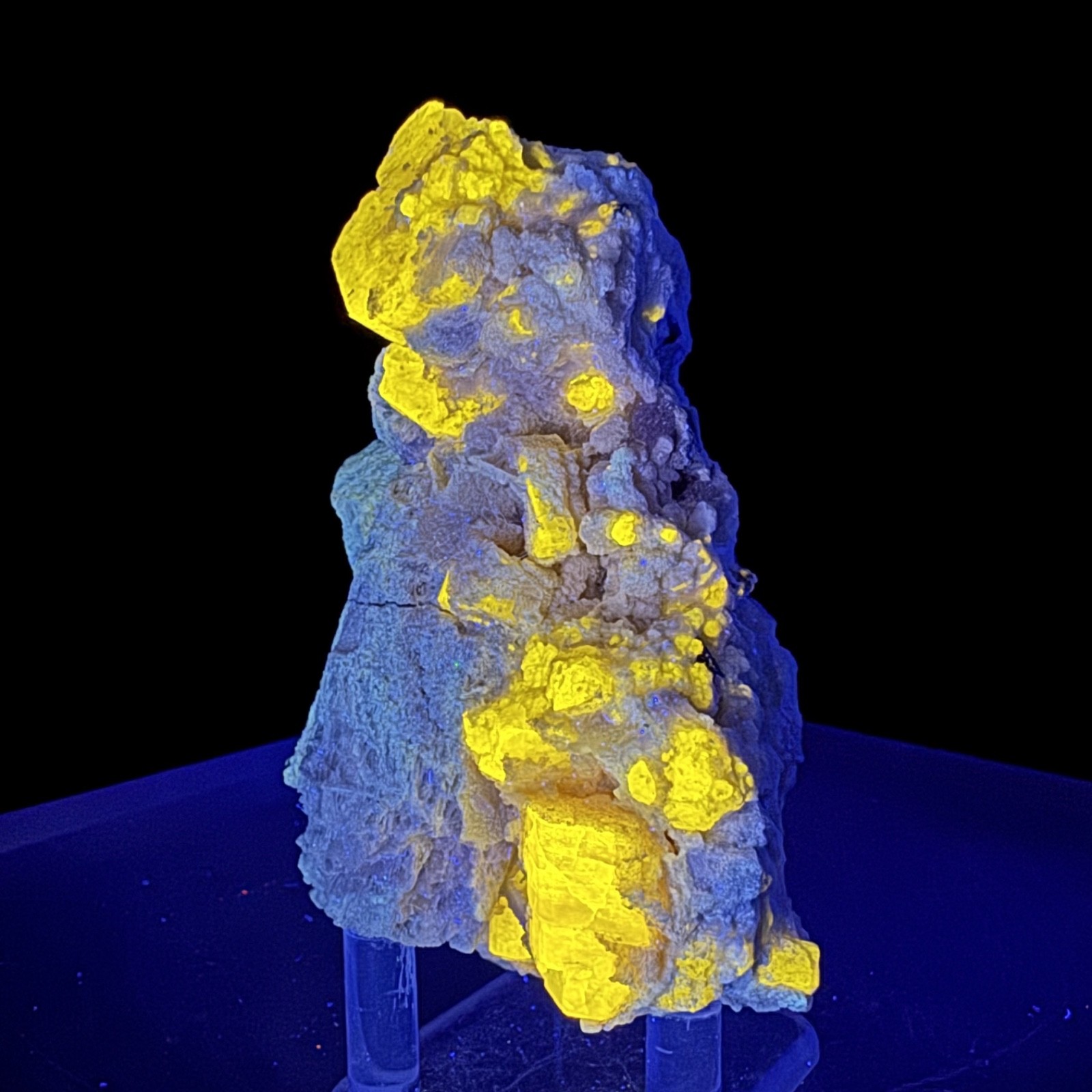 Fine Fluorescent Fluorapatite Crystals on Microcline: Himalaya mine, California