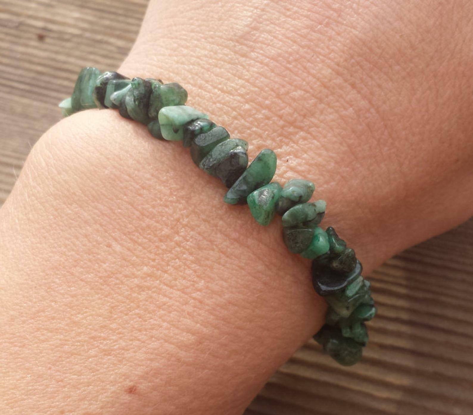 NATURAL EMERALD STONE GEMSTONE STRETCHY CHIP BRACELET