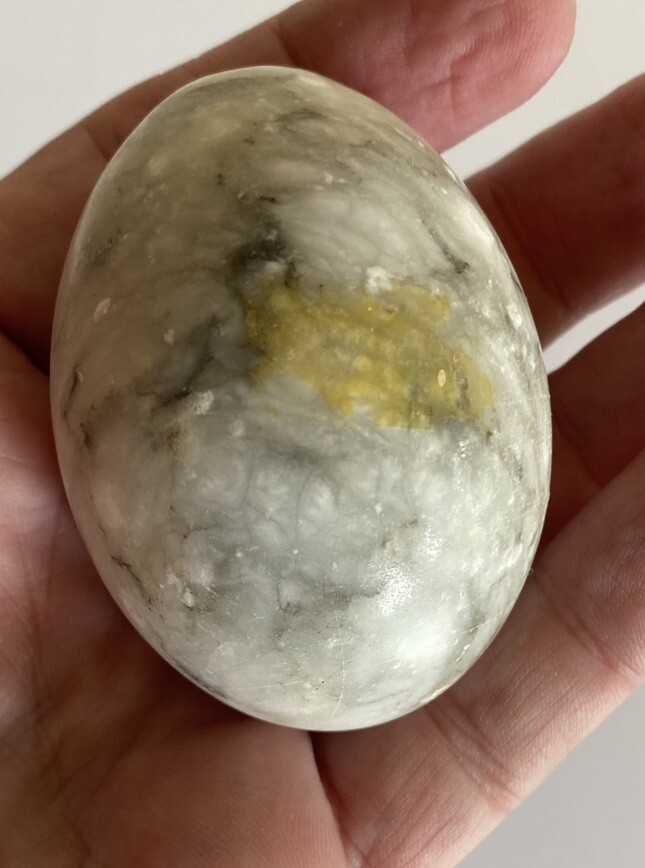 Marble or Alabaster Specimen Polished Egg Shaped 2-1/2in L x 1-5/8in D