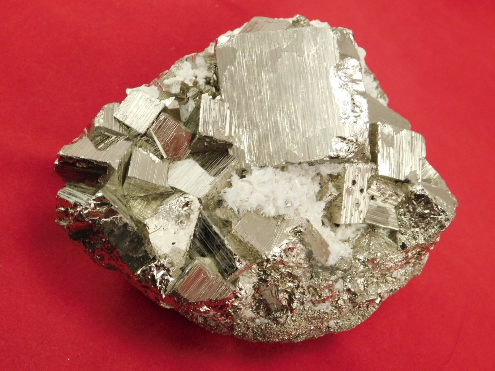 Big! VERY Nice and 100% Natural Pyrite CUBE Cluster with Druzy Quartz Peru 865gr