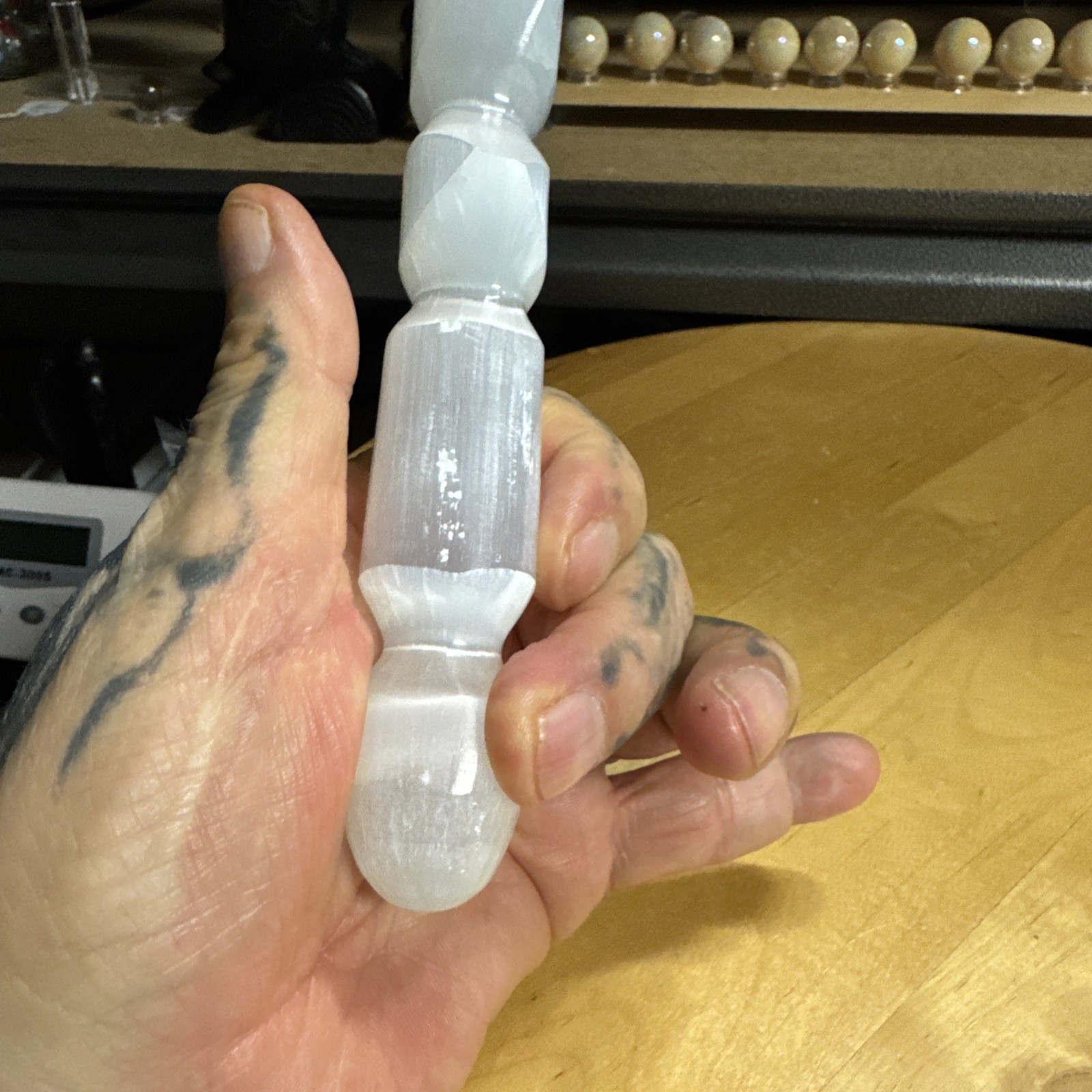 6646 Selenite Knife Pig Sticker Stand Not Included 1.0”T 2.0”W 9.8”L Wt. 13 Oz.￼