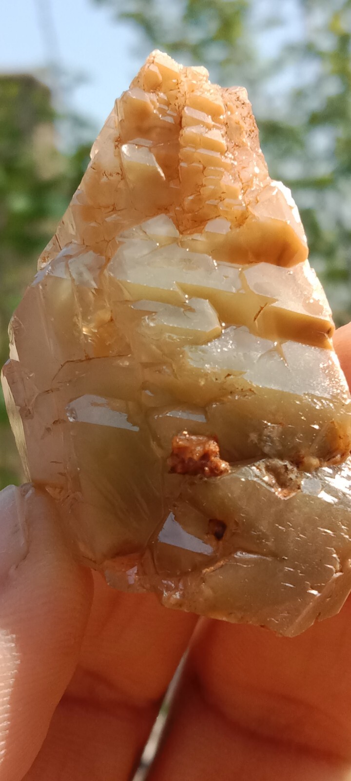 33.5Grams Tri color white brown and chlorine Beautiful Chlorine Quartz Crystal