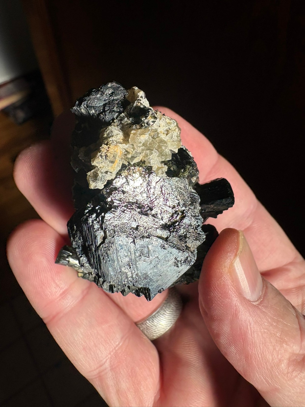 Magnetite, complex crystal, on Epidote, Cerro San Cristobal, Canete, Peru