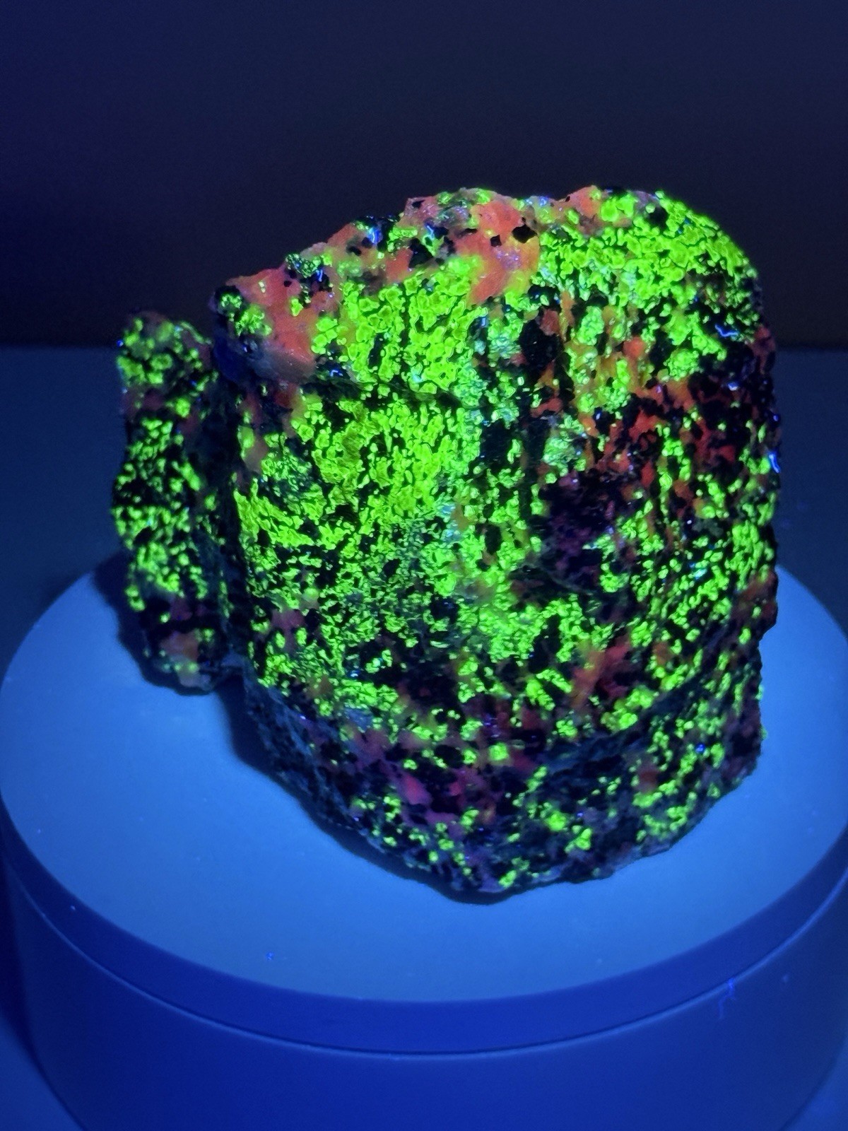 GLEAMING Calcite, Willemite, & Franklinite Fluorescent Mineral Specimen – NJ