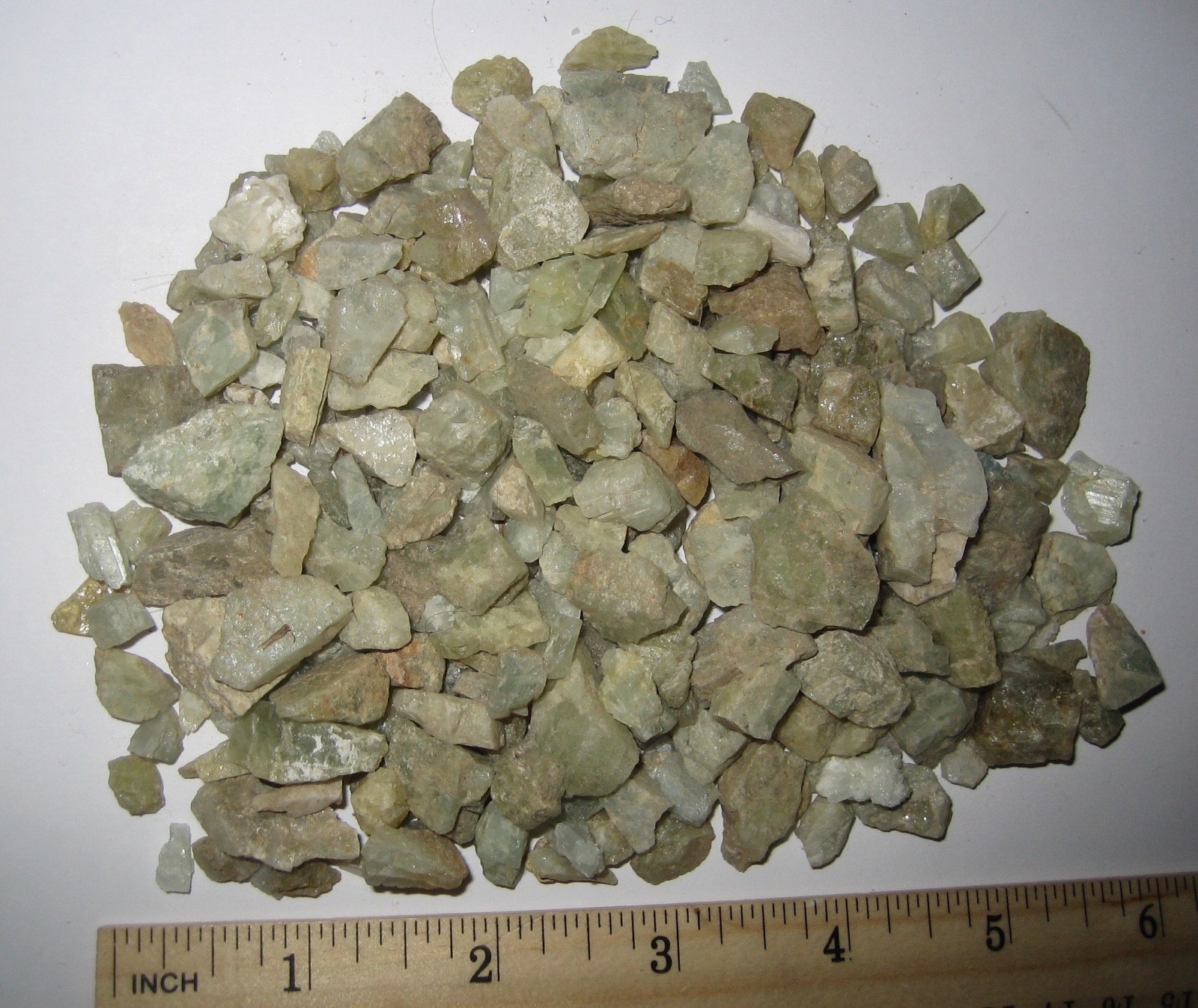 150+ SMALL NATURAL 0.2″-0.6″ YELLOW BLUE HELIODOR BERYL CRYSTALS NH, USA 227g *1