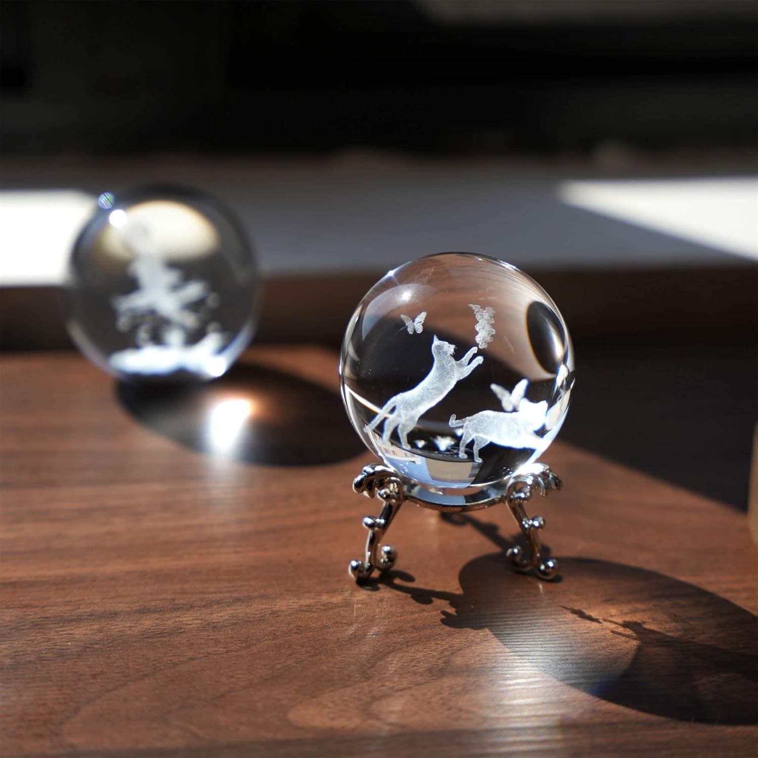 Cat Crystal Ball with Stand 60Mm 3D Engraved Decorative Glass Sphere Paperweight