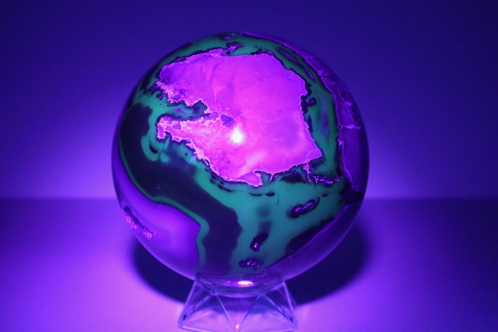 LARGE UV Reactive VOLCANO AGATE SPHERE Druzy Quartz Crystal Ball 145mm 3.75kg