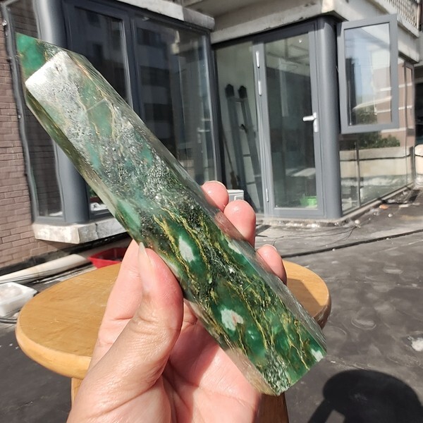 383g Natural Emerald Obelisk Tower Point Quartz Crystal mineral Healing Energy