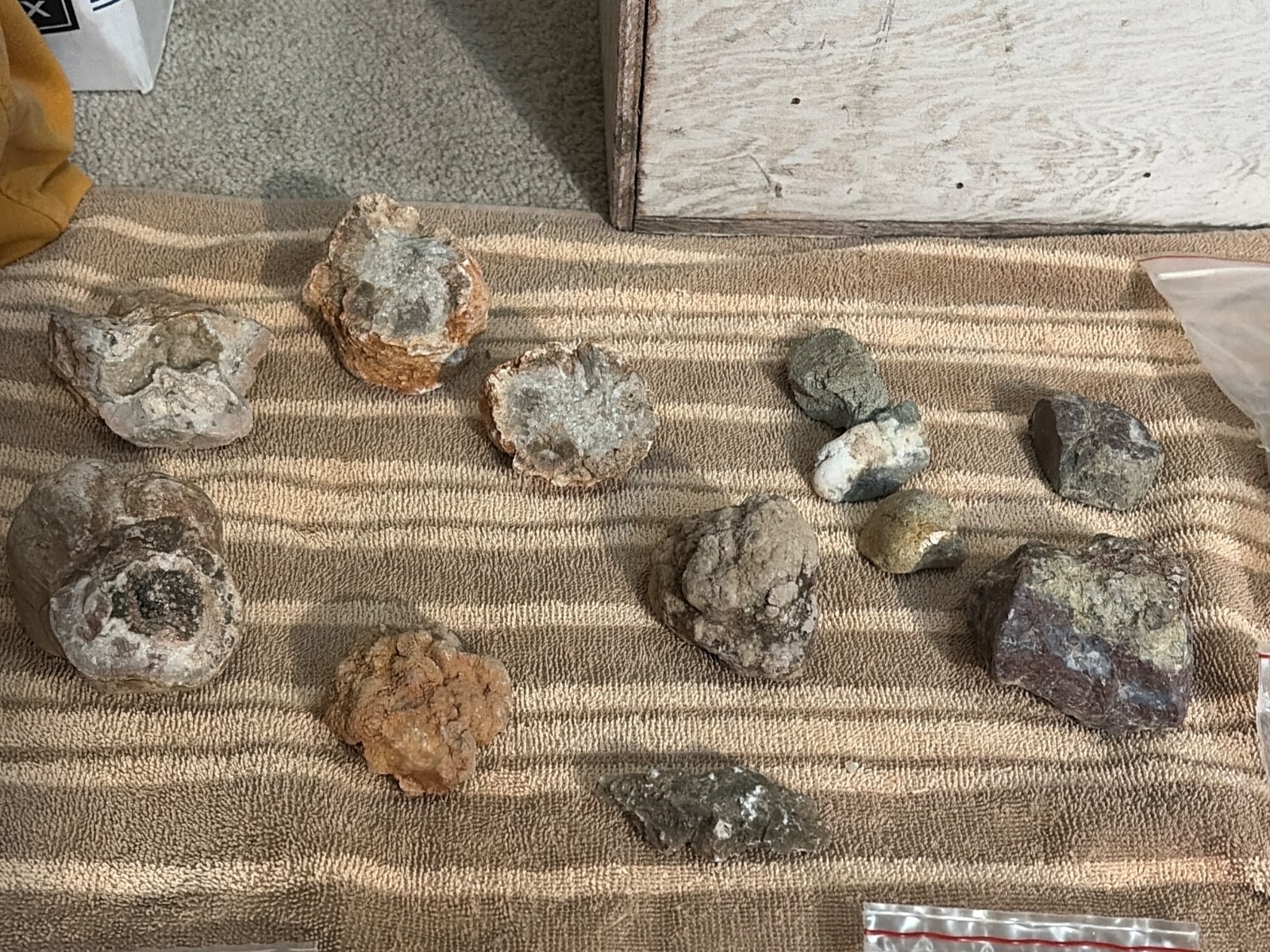 Huge lot of over 100 Different-Rocks, Minerals, Crystals & Fossils Mixed Lot .