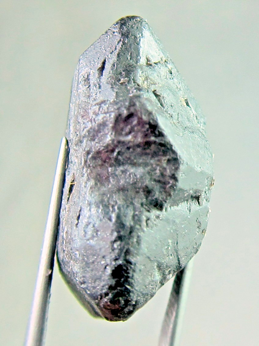 28 CT ALEXANDRITE NATURAL ROUGH COLECTOR’S CRYSTAL MINERAL GEM (G20)