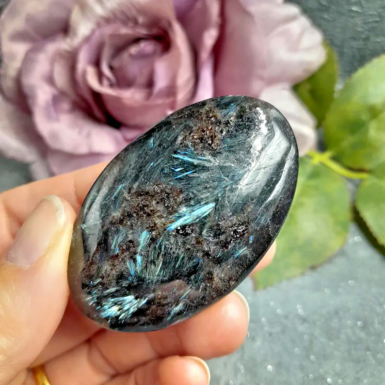 2025NEW Large Arfvedsonite PalmStone 1pc Healing Reiki Stone Gift Home Decor