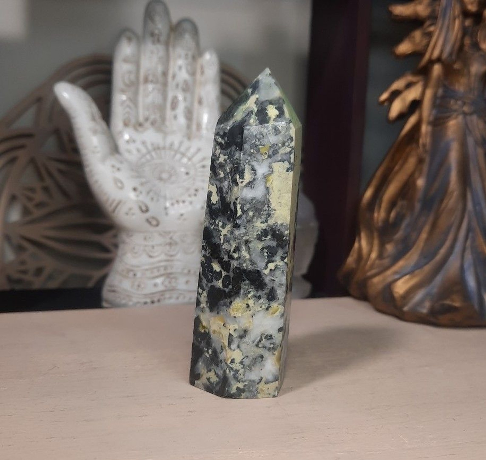 3.5″ Peruvian Serpentine with Magnetite Crystal Tower (94g)