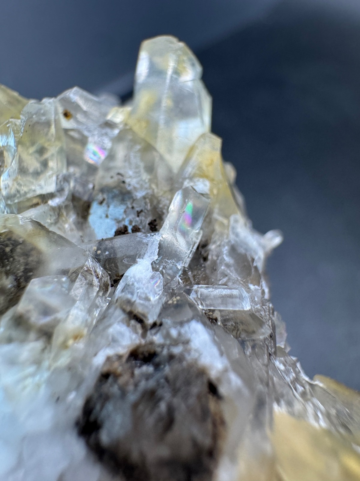 6557 Auralight Calcite on White Quartz BRIGHT UV Fu Jian 100g
