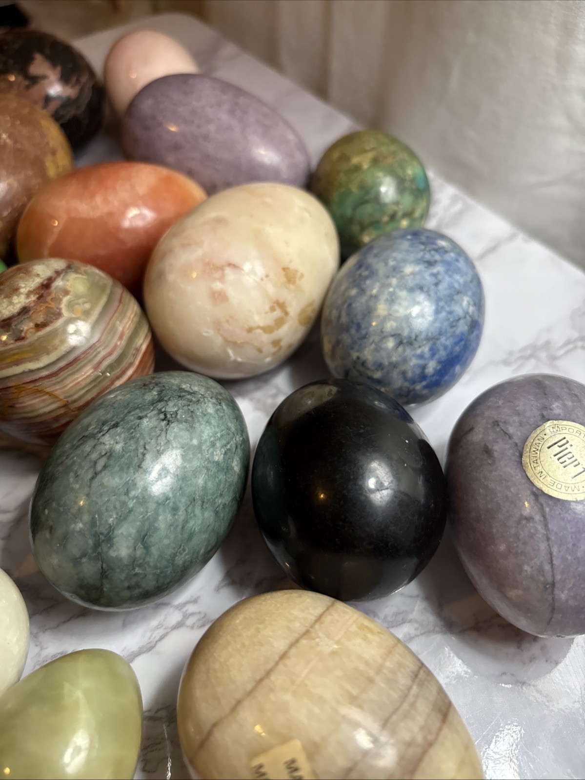 25 Vtg Stone Eggs Lot Onyx Alabaster Quartz Marble Obsidian Jasper Mixed sizes