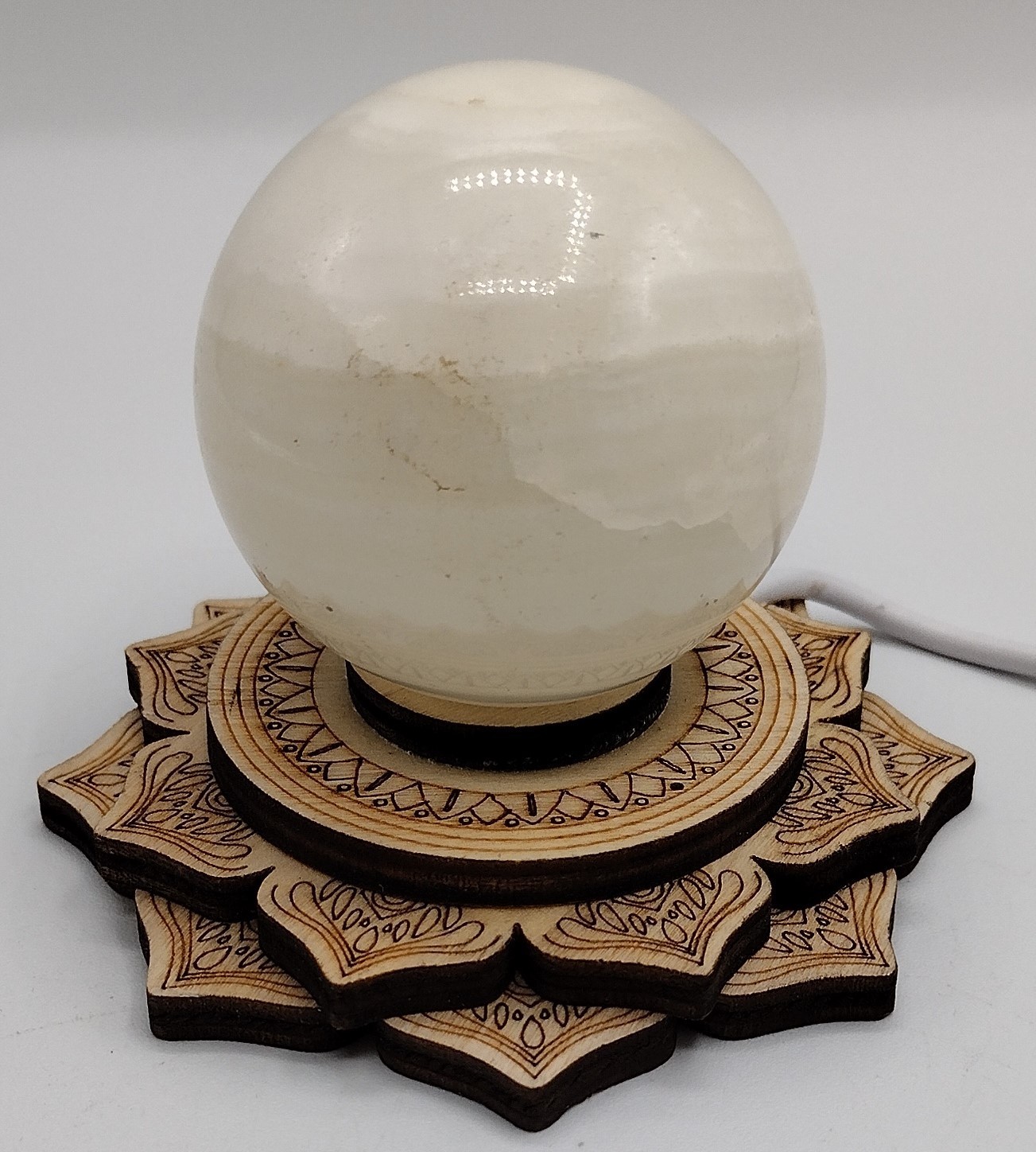 Soft Green Banded Onyx Crystal Sphere w/ Lighted Stand – USB Lotus Lamp Decor