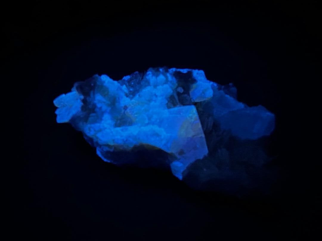KB: GREAT! SW FL BRIGHT BLUE/WHITE, LW ORANGE SCHEELITE, SICHUAN PROVINCE, CHINA