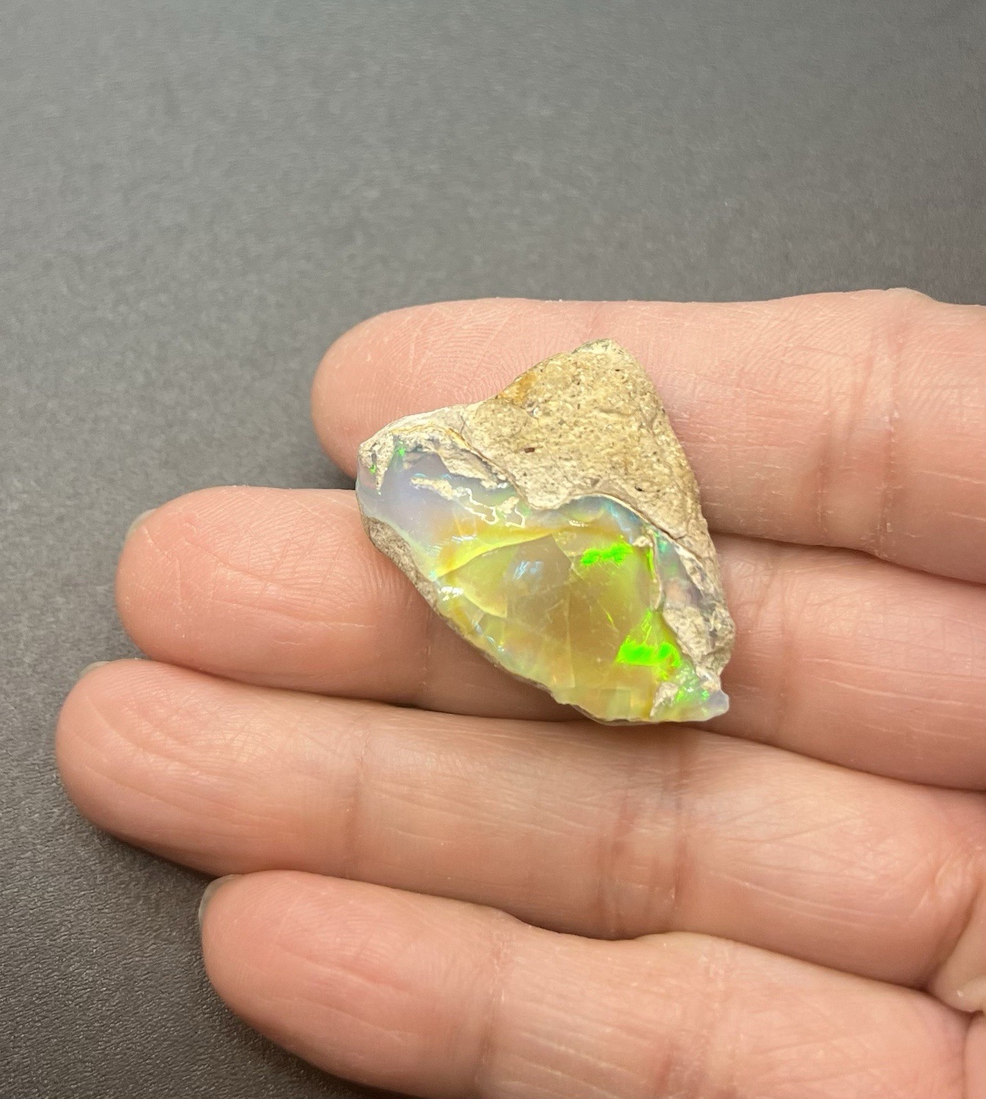Ethiopian Welo Genuine Opal 6g Almost 1 1/2in AWESOME FLASHES
