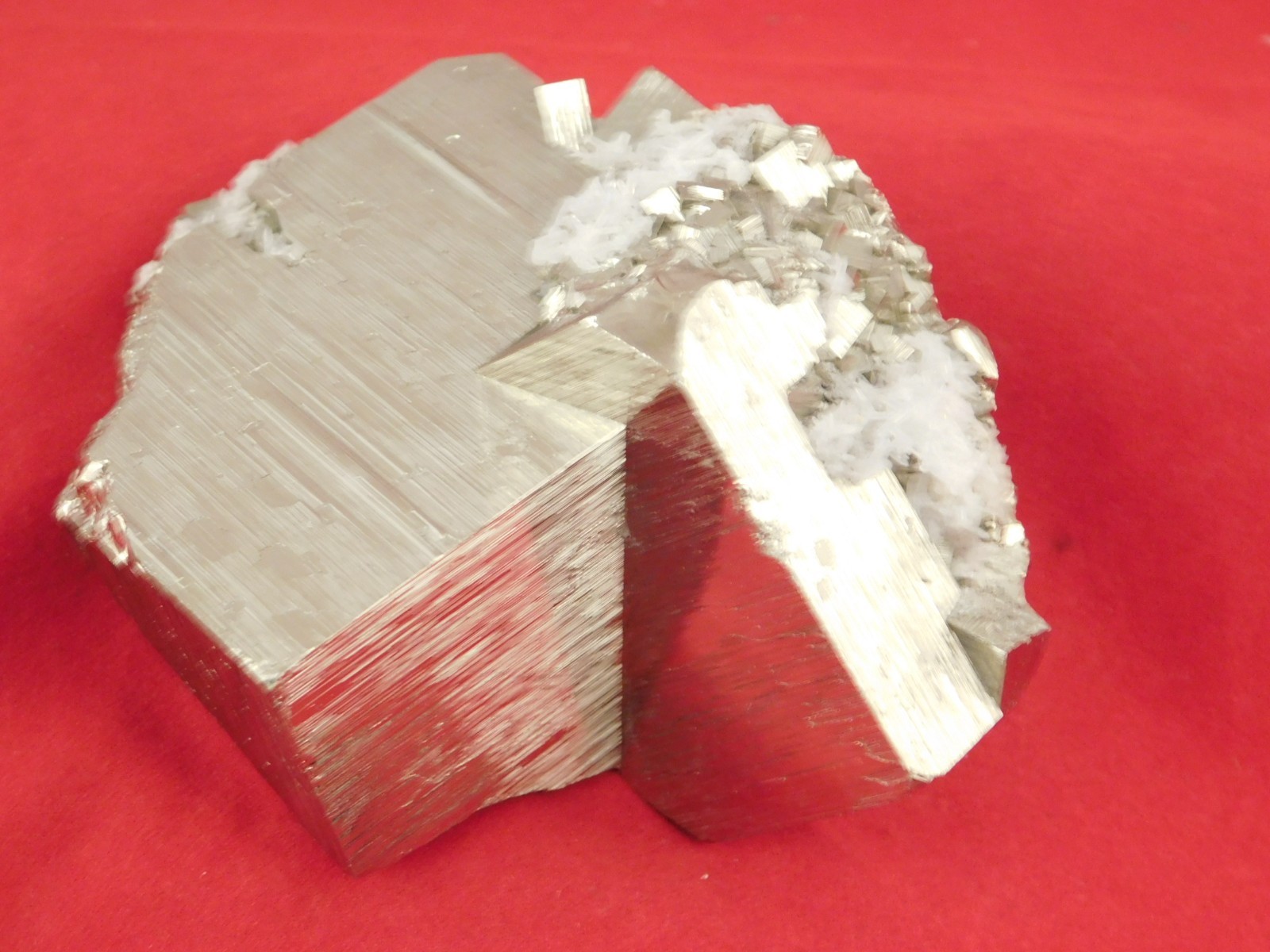 Big! Very Nice and 100% Natural PYRITE CUBE Cluster From Peru 506gr