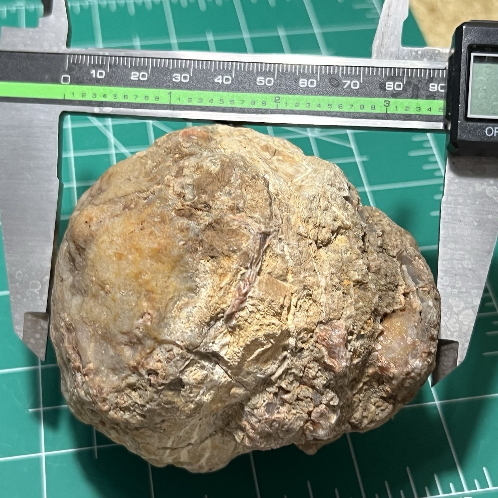 Unopened Geode Crystal Quartz Rattler Whole Uncut Break Your Own 1.4Lb