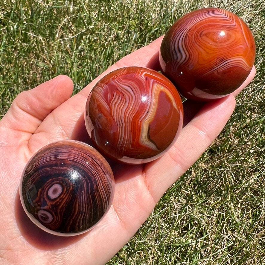 Sardonyx Sphere, Natural Sardonyx from Sri Lanka