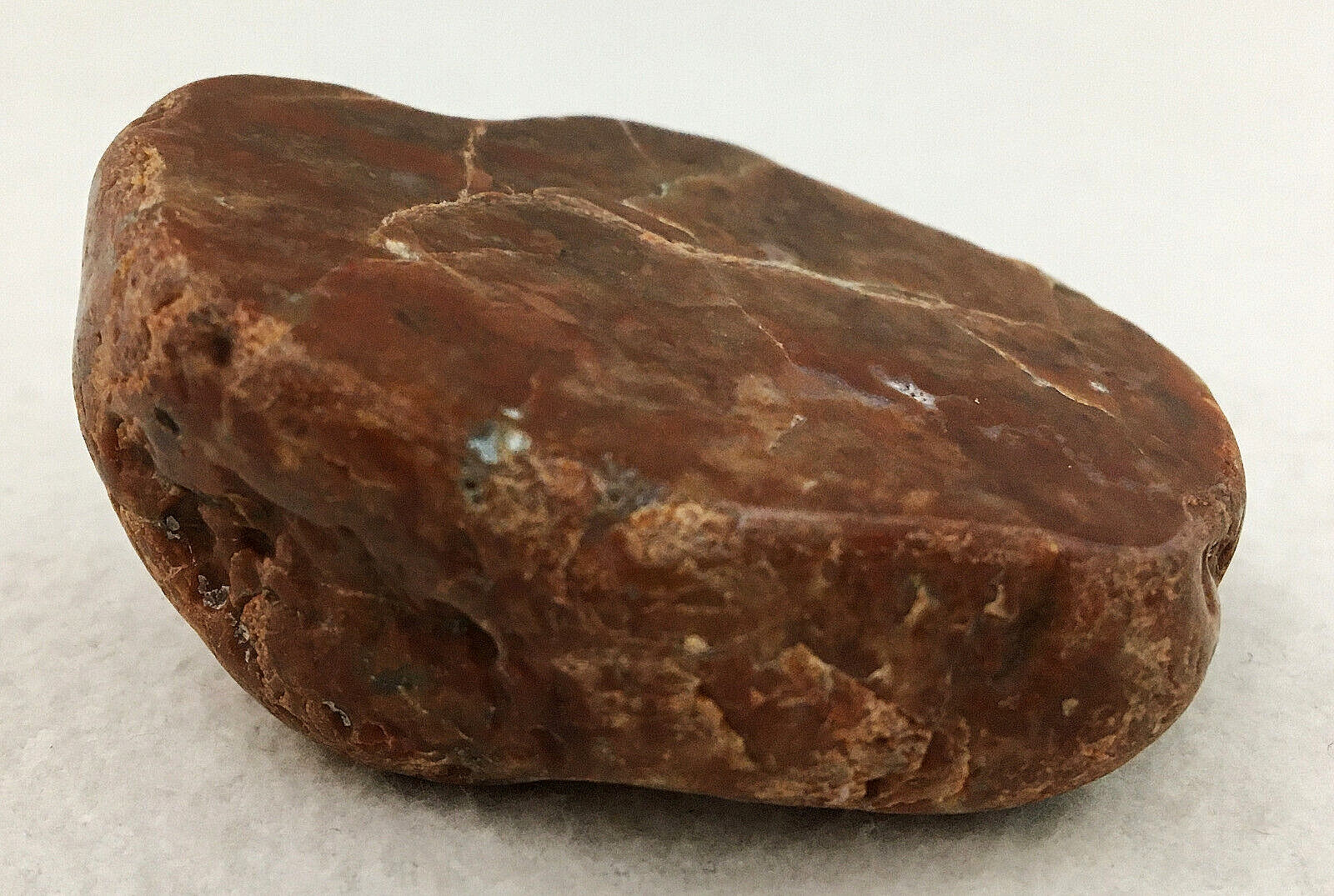 Lake Superior Agate “Paint Peeler” 2 3/8″ X 1 3/4″ X 1″ W/1 Smooth Side 3 oz