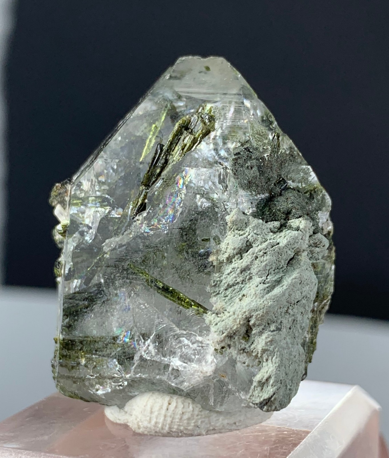 87 Carats Natural Quartz Crystals W/Epidote Inclusion From Balochistan Pakistan