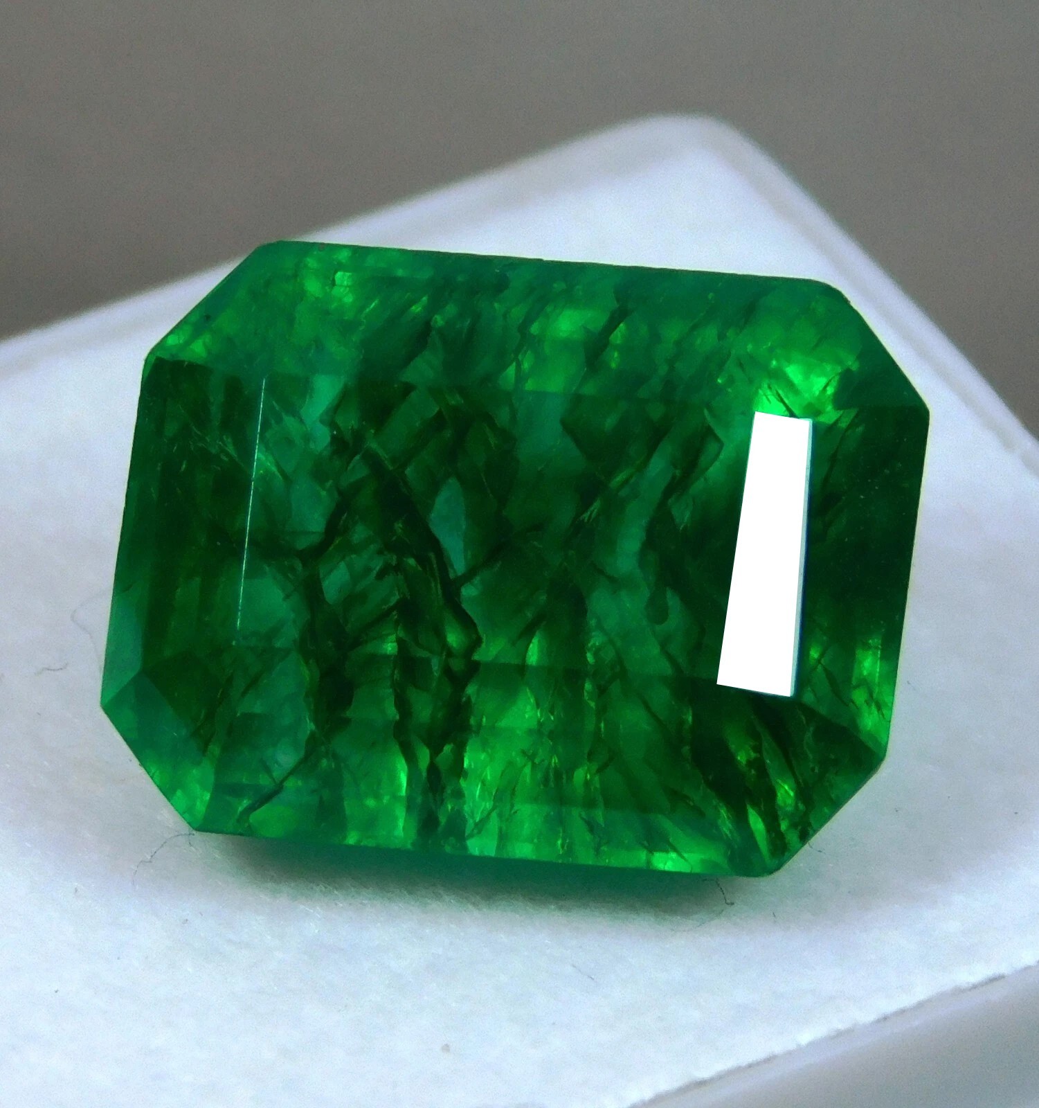 Certified Natural Colombian Green Emerald 10Ct Emerald Cut Loose Gemstone