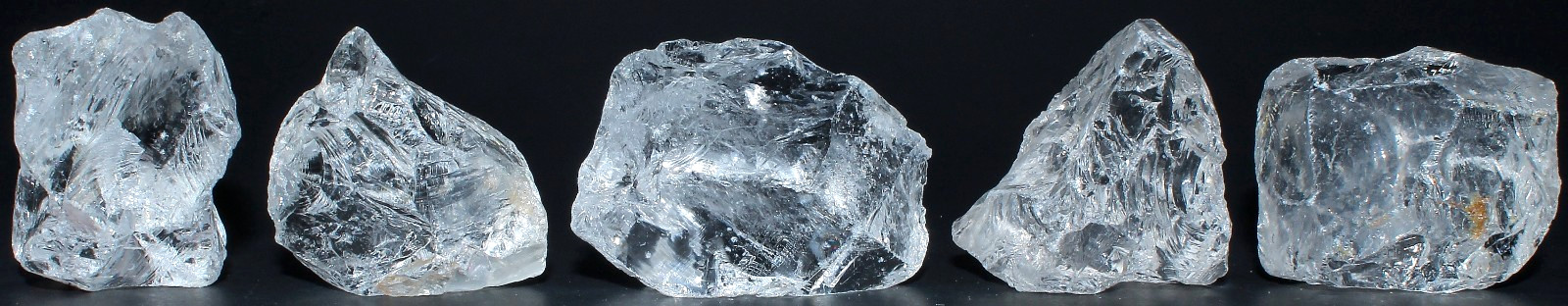 5 Pieces of XL Rough Brazilian Quartz / 16.20 oz (459.26gr) / 3827