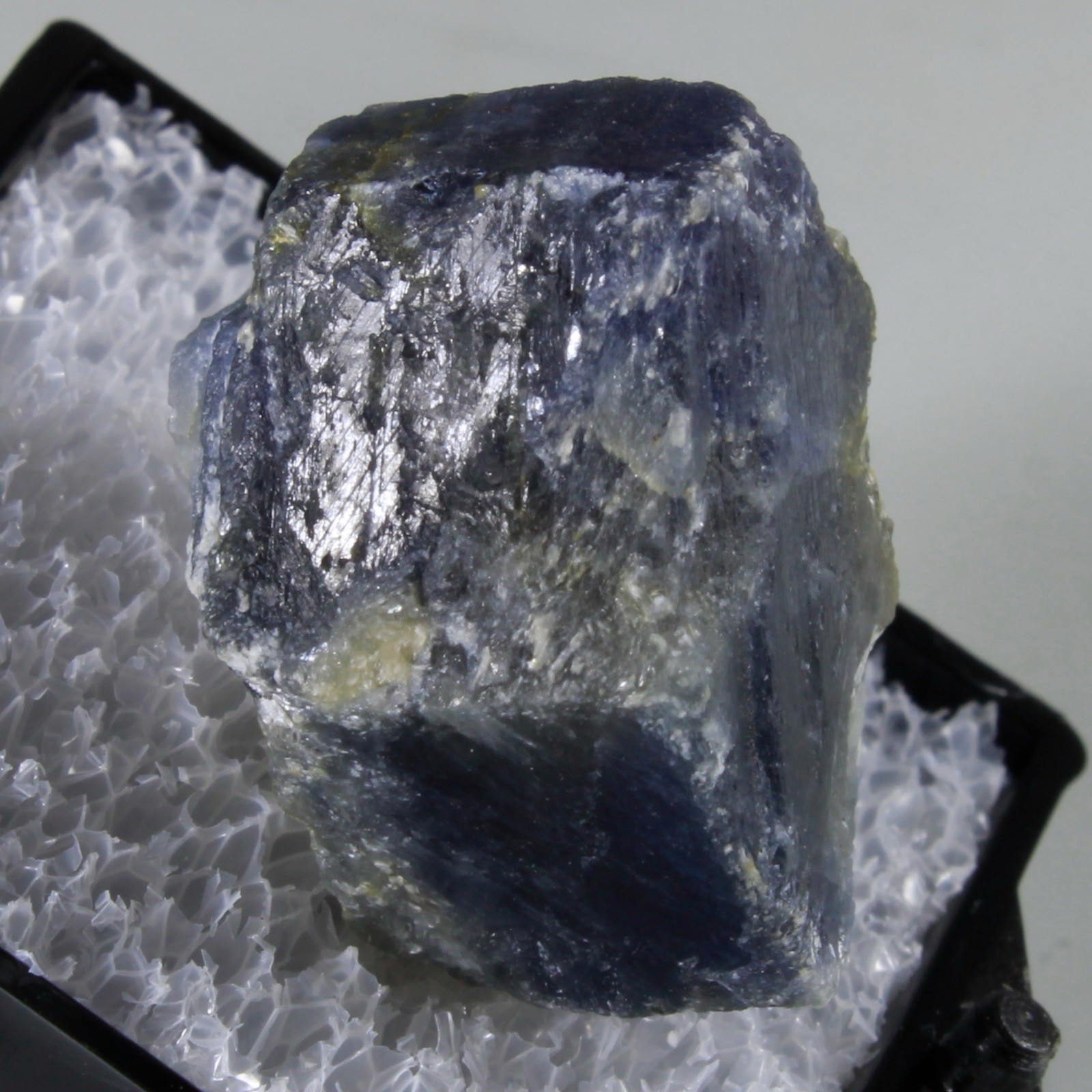 Chunky BLUE SAPPHIRE Crystal – Blue Jay Claim, British Colombia, Canada