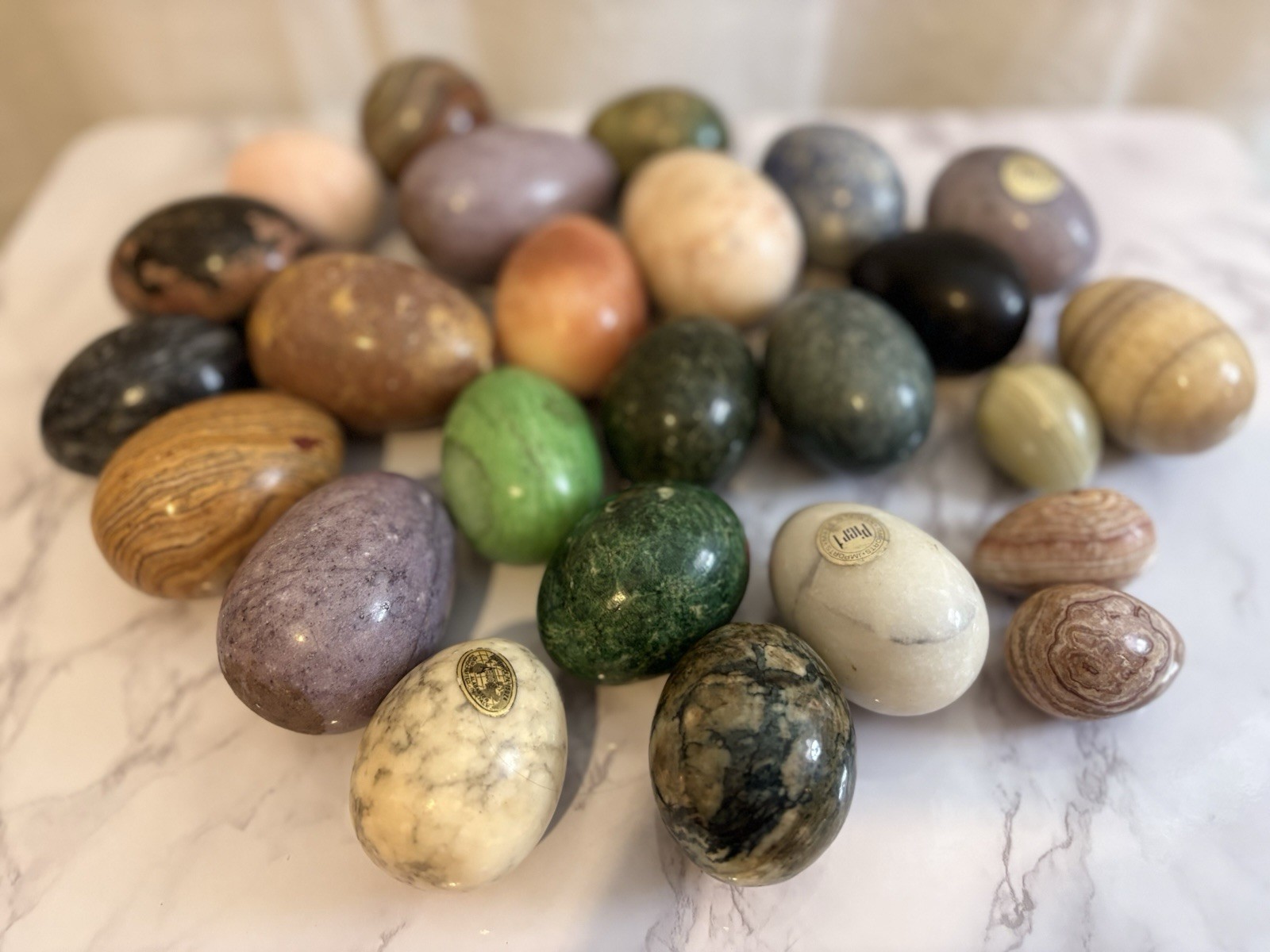 25 Vtg Stone Eggs Lot Onyx Alabaster Quartz Marble Obsidian Jasper Mixed sizes