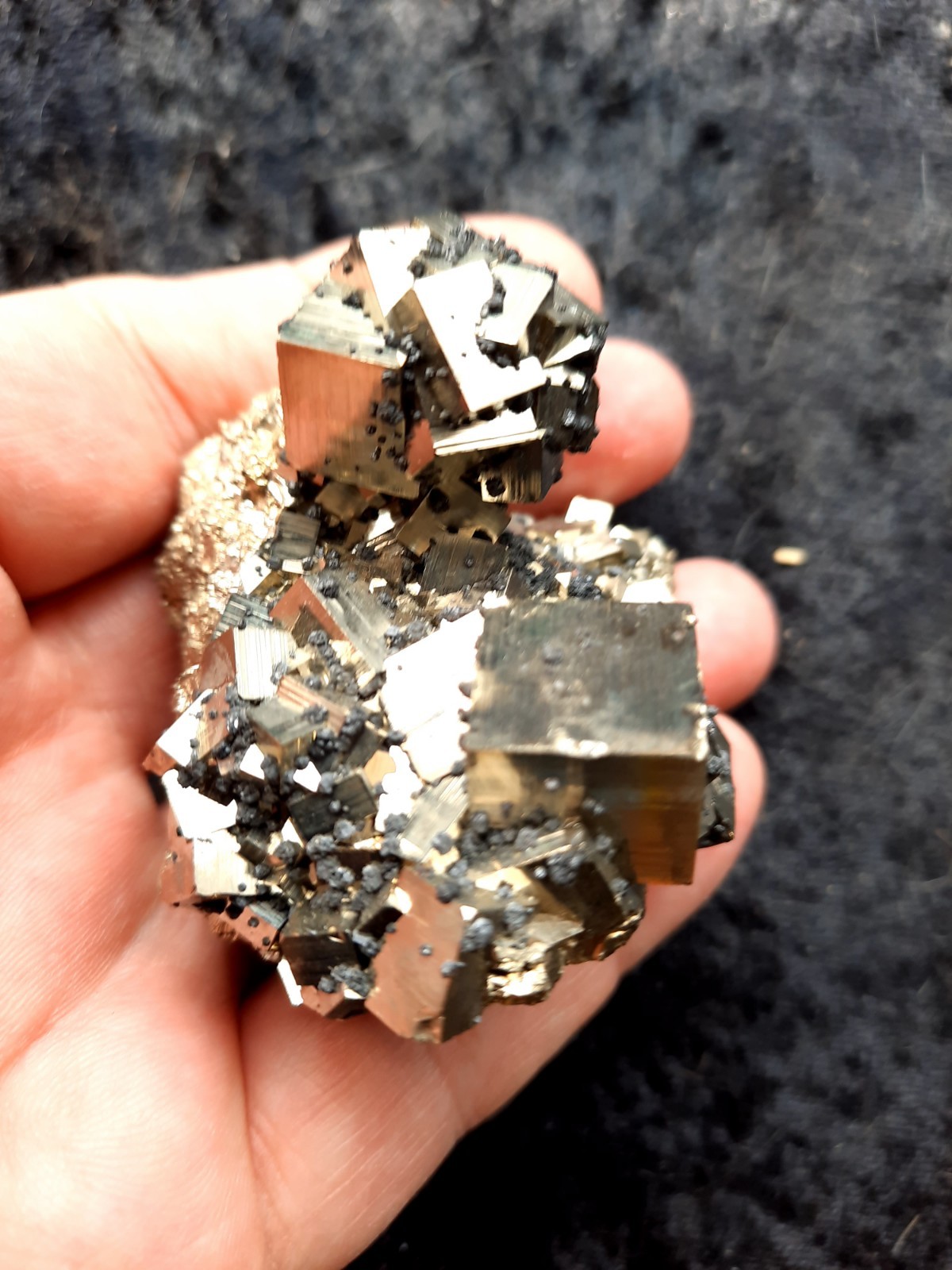 100% Natural High Quality PYRITE Crystal CUBE Cluster with SPHALERITE Peru 235gr