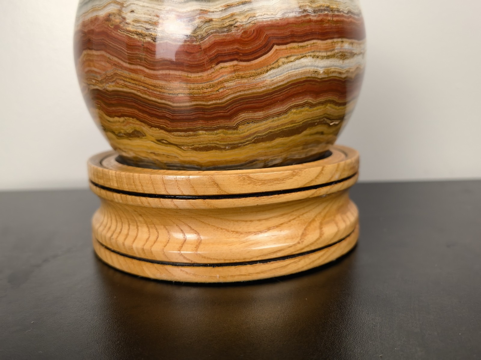 Natural Banded Onyx Stone Sphere Ball w/ Wooden Stand Decorative Mineral，6.7lb