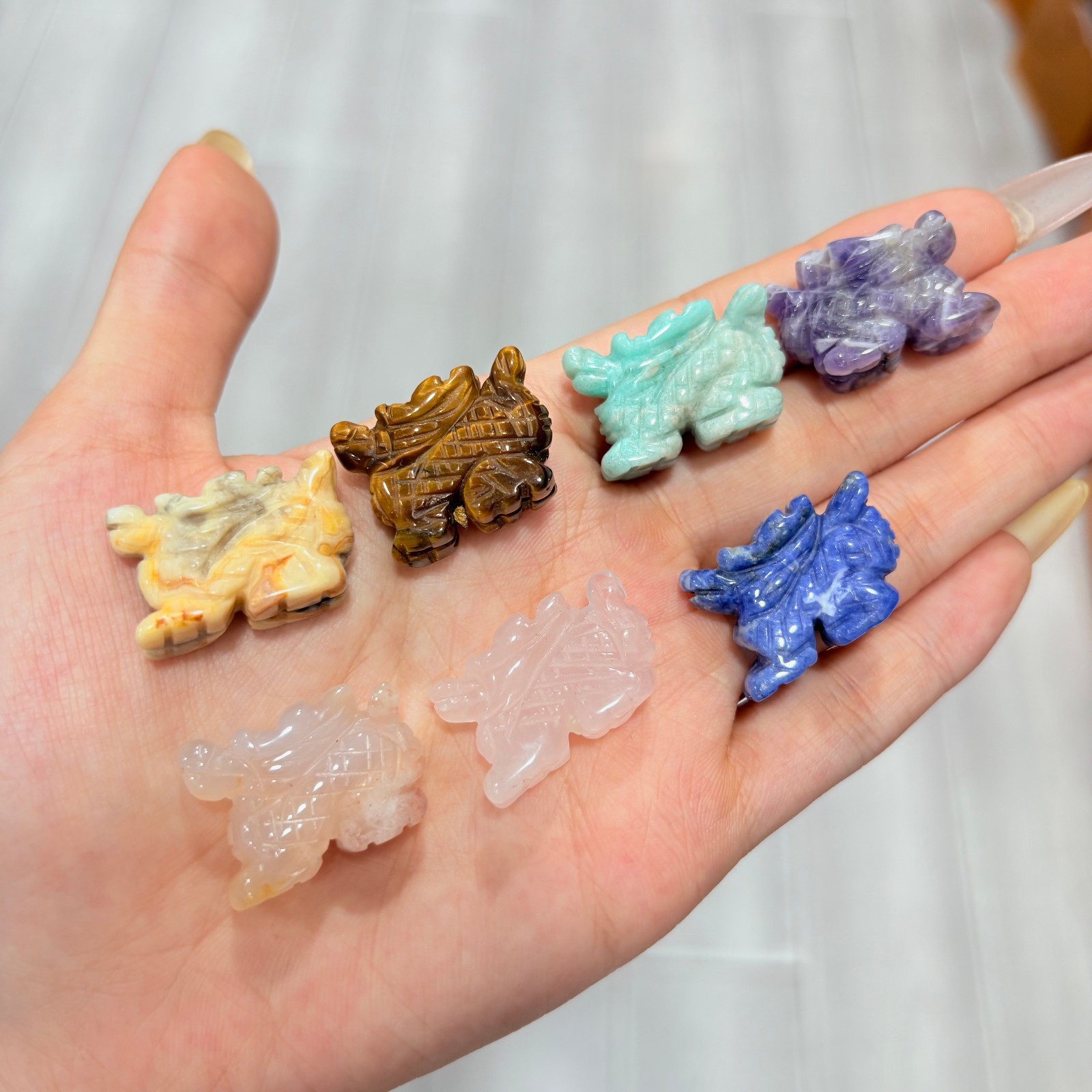 5pc Natural mix Quartz hand Carved Mini dragoncrystal Reiki random delivery