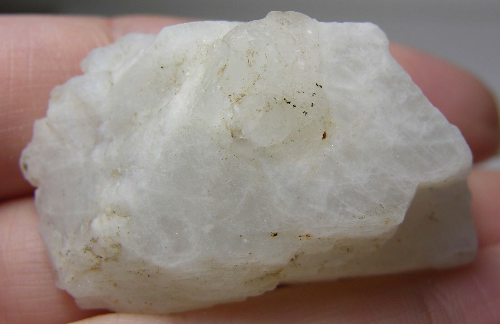 #1 Sri-Lanka 135.00ct 100% Natural Rough White MoonStone Specimen 27.00g 43mm