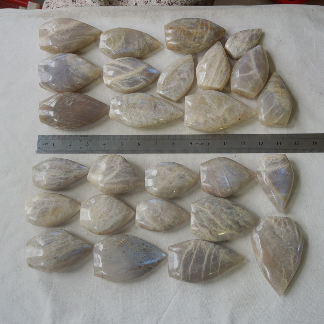 26Pcs Natural Blue Rainbow Moonstone Crystal Palm Stone Point Flame Healing