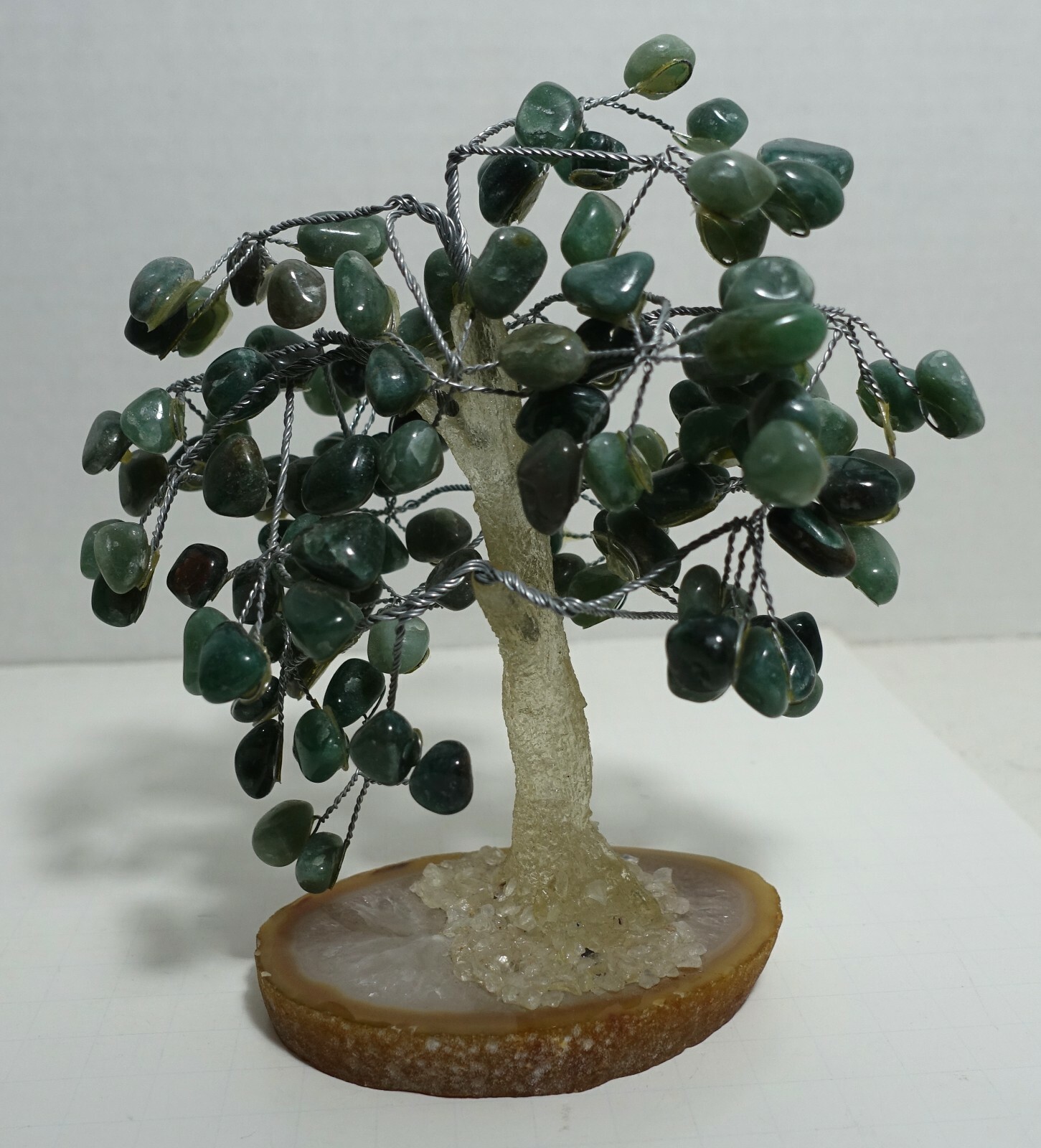 qz-6 -HANDCRAFTED BONSAI TYPE TREE, JADE, WIRE, LUCITE AND AGATE GEODE SLICE 6″H