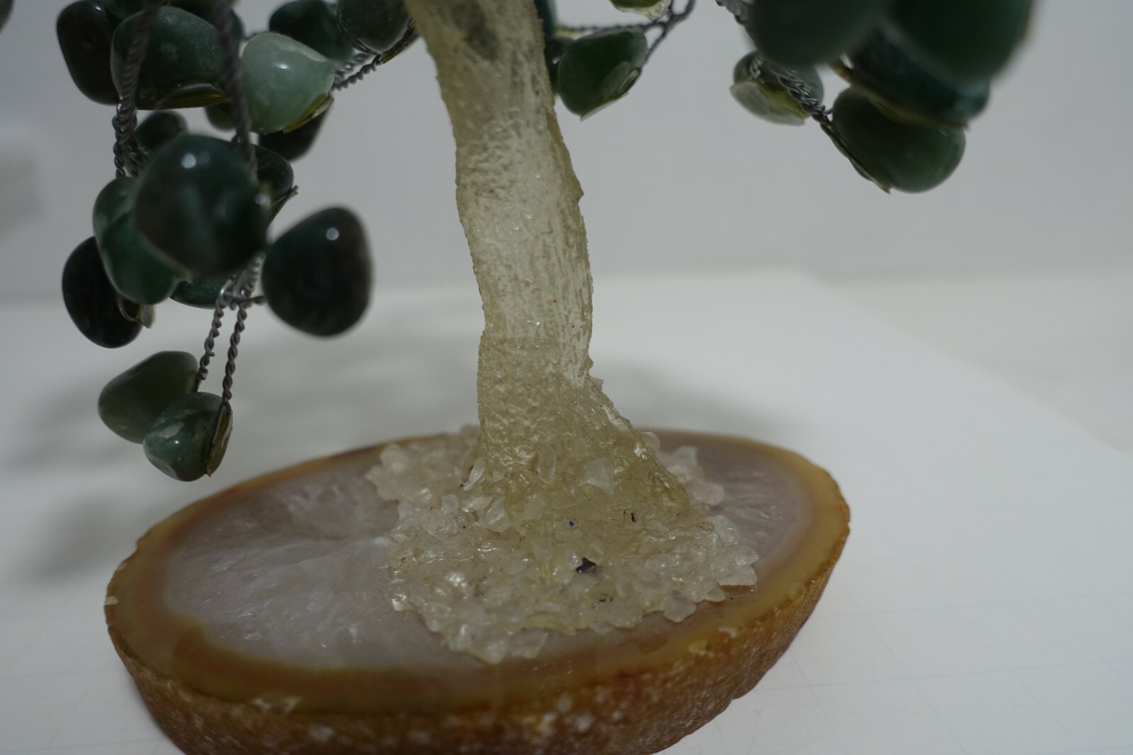 qz-6 -HANDCRAFTED BONSAI TYPE TREE, JADE, WIRE, LUCITE AND AGATE GEODE SLICE 6″H