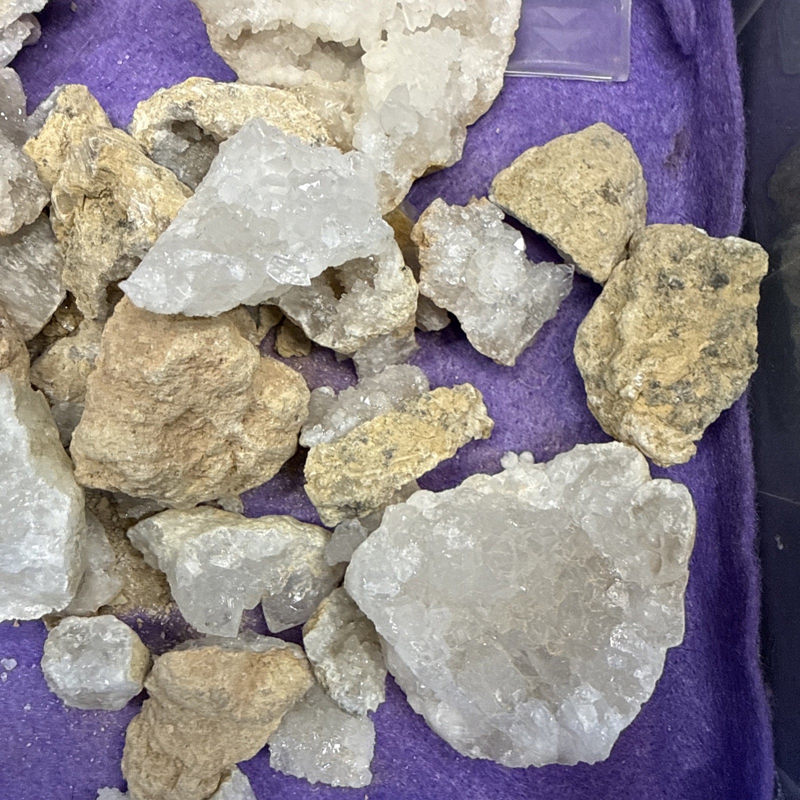 1SIZE 3″ to 4″LOCATION MoroccoMINERALS Quartz/ChalcedonyPRODUCT ID P-121