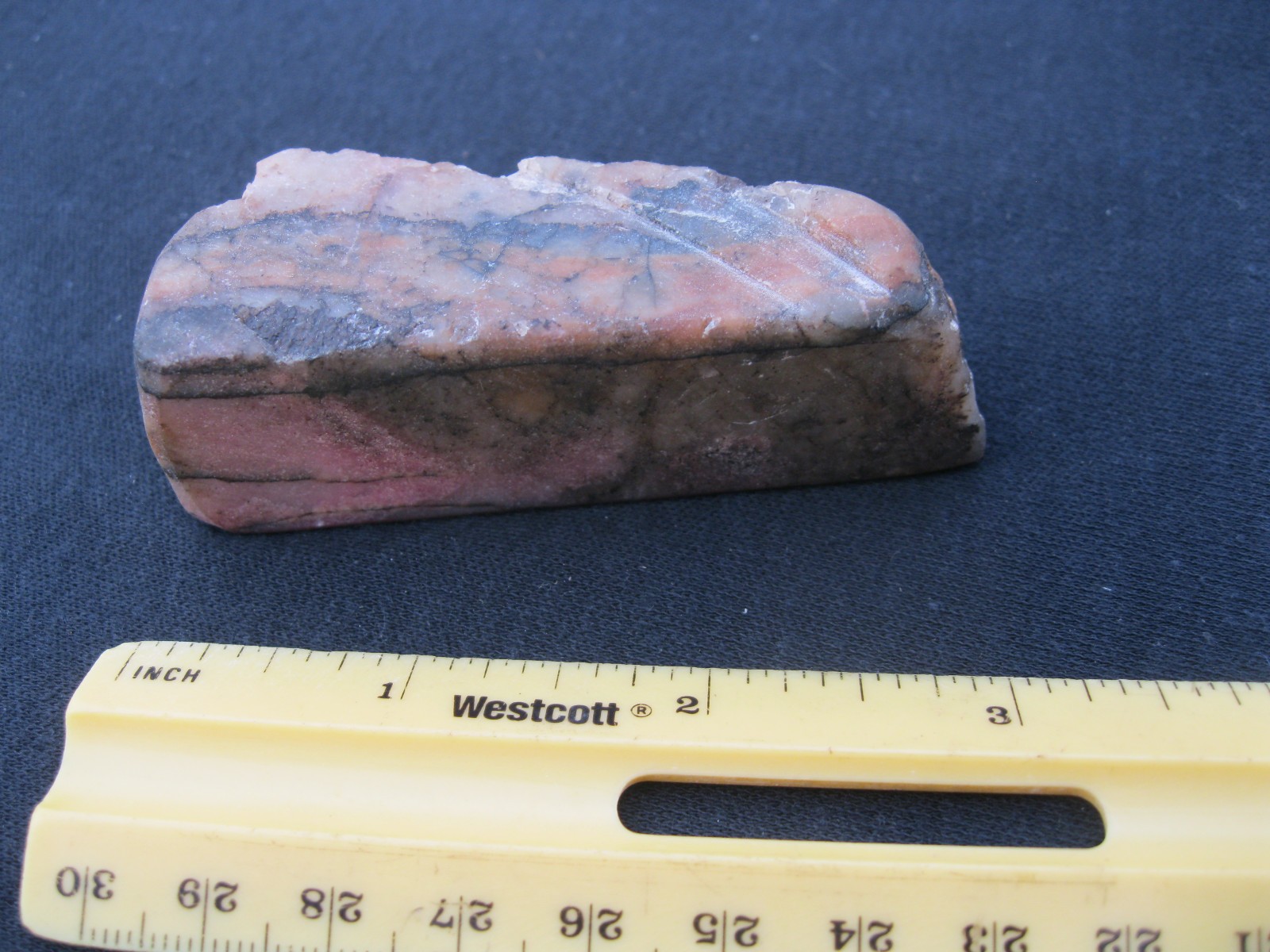 BUSTAMITE, Rare Crystal, mineral, from the Land of Oz. 3 x 1 1/4 x 1″ 4.1 oz