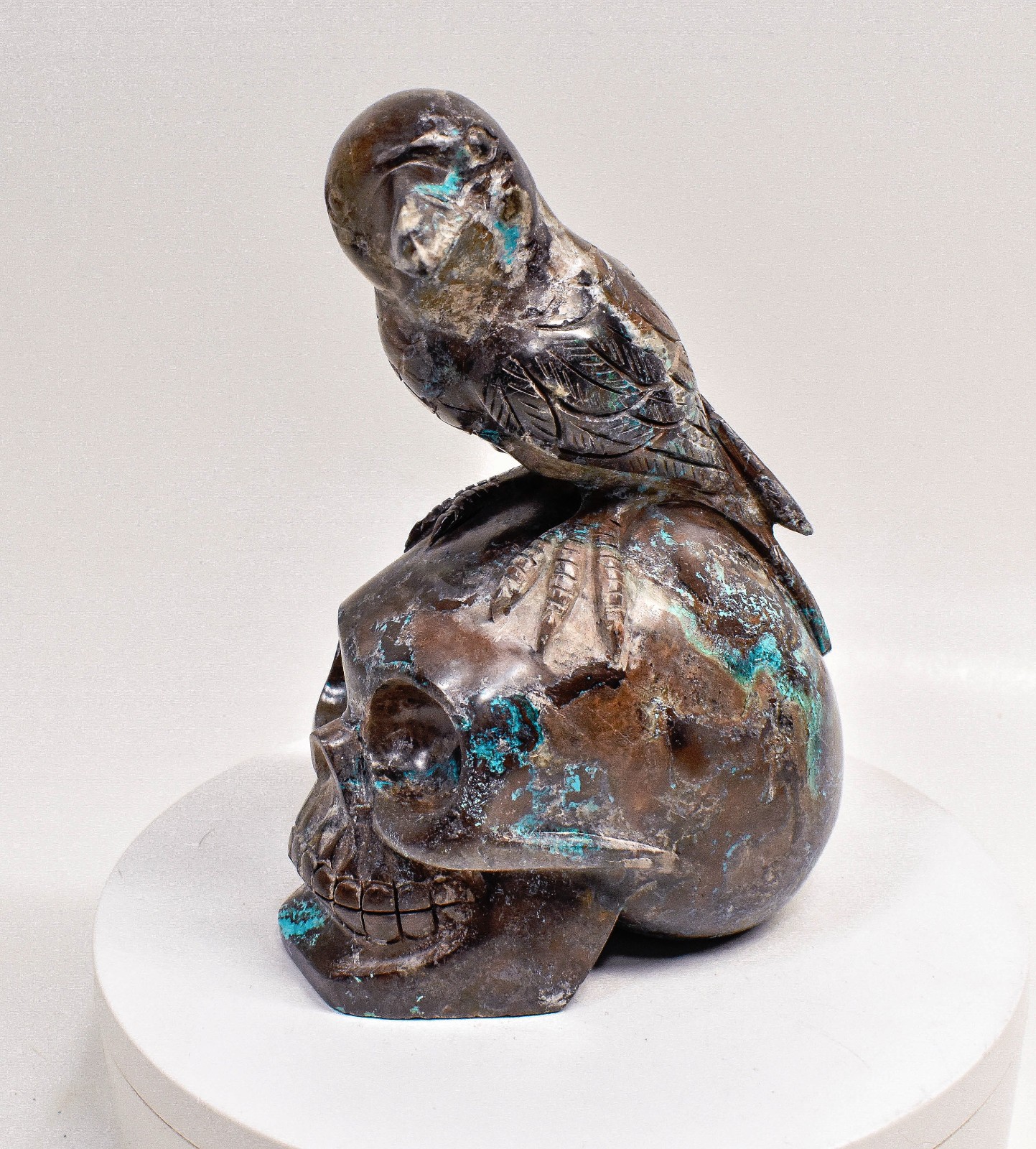 7.44″ Polished CHRYSOCOLLA MALACHITE QUARTZ Skull and Raven Carving Peru T728