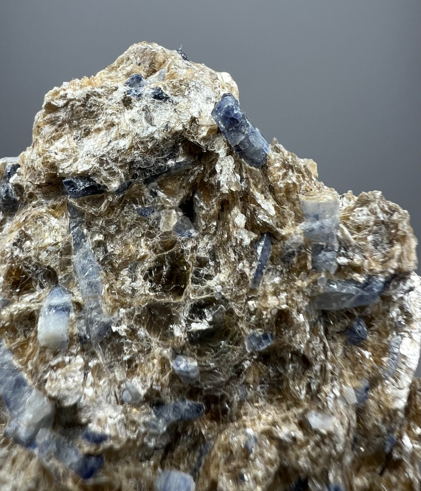 217 GM Sapphire Crystals On Mica Matrix – Badakhshan AFG – Combine Shipments