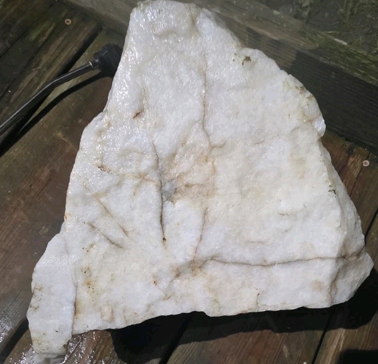 NATURAL ROUGH MILKY QUARTZ 30 LBS