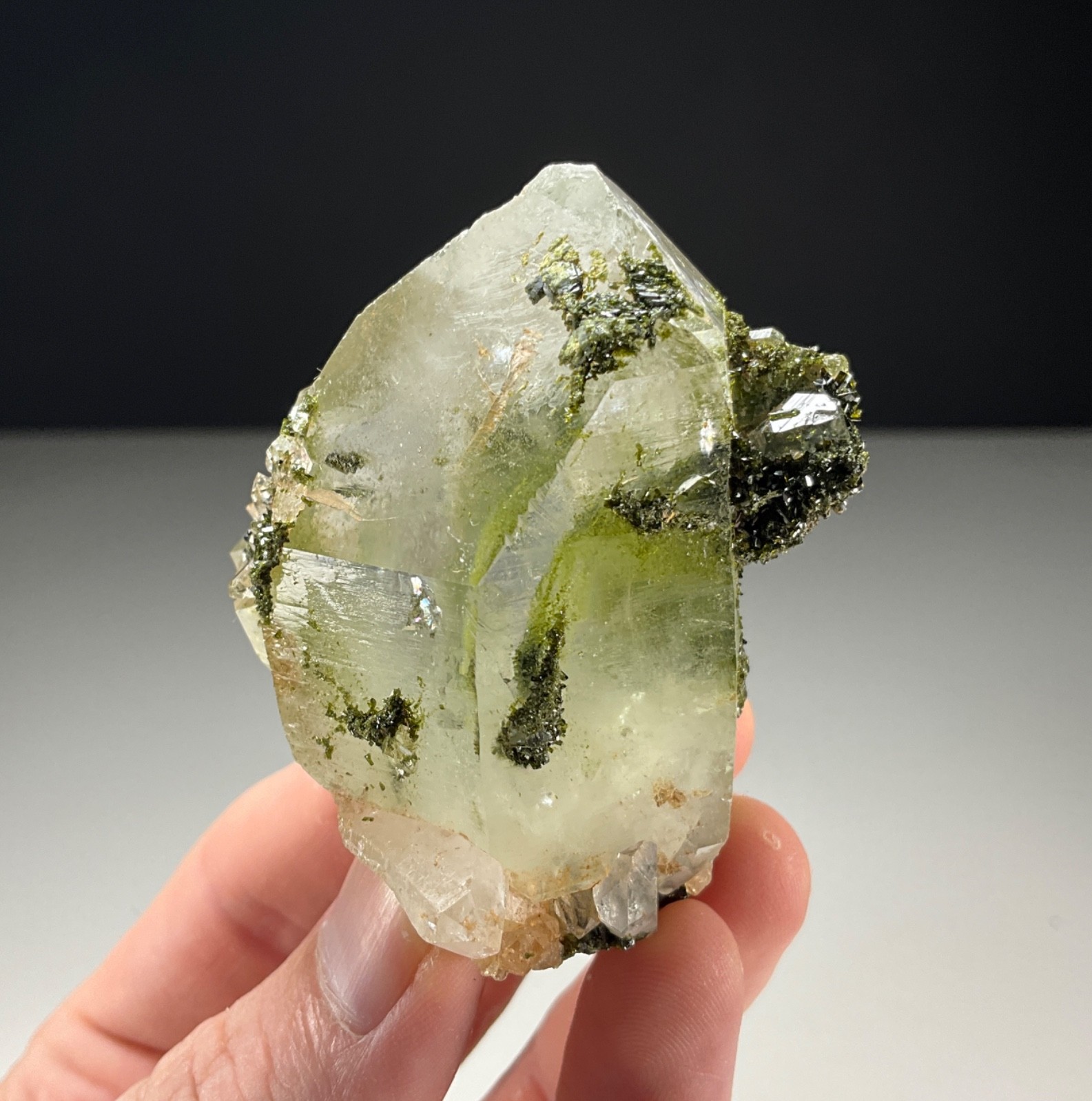 NEW FIND! QUARTZ WITH EPIDOTE FROM HAKKÂRI PROVINCE, TURKEY