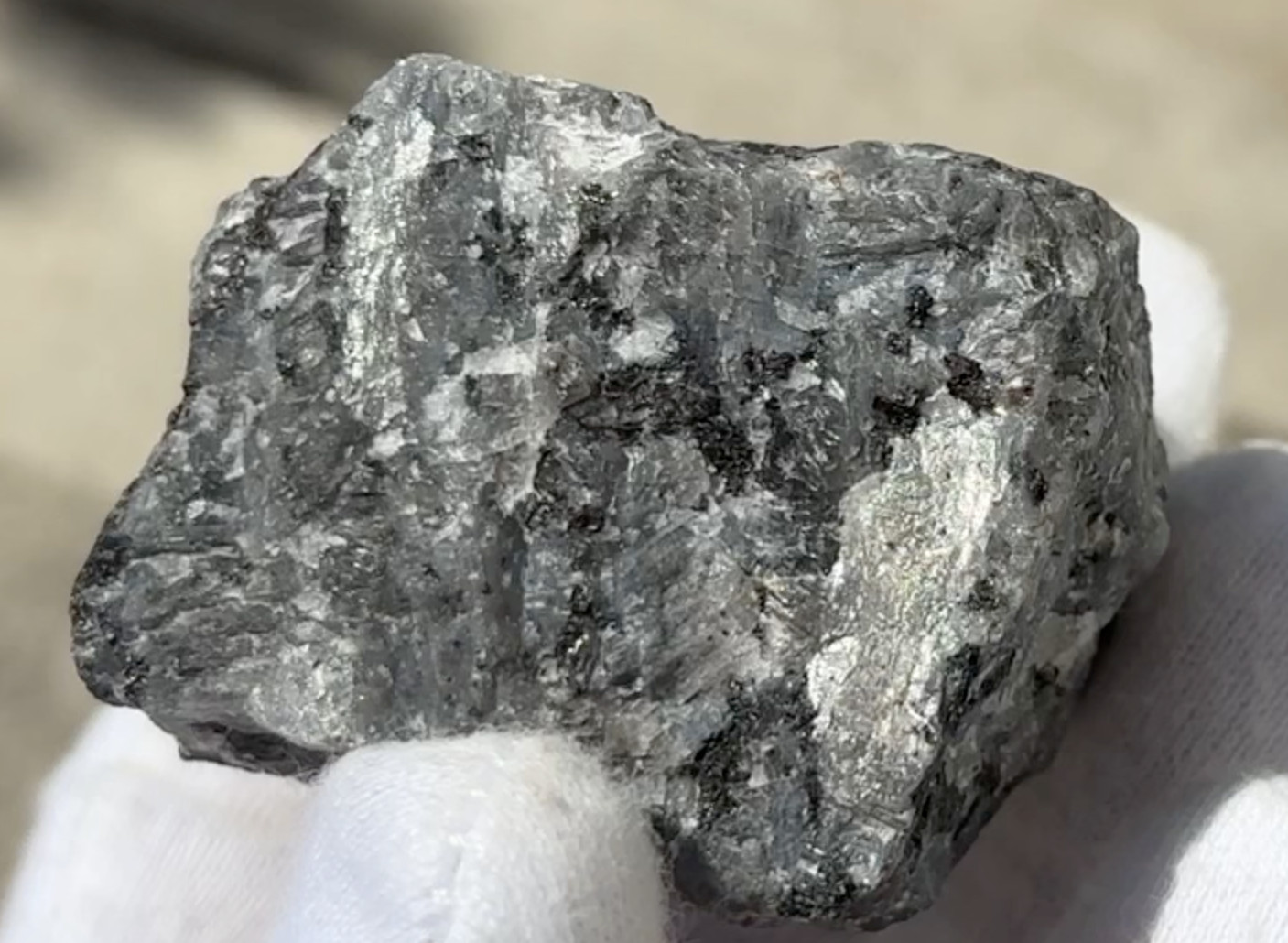 SEE VIDEO 2.5LB LOT FLASHY LARVIKITE LARVAKITE ROUGH SPECIMENS FLASH RAW LARGE-R