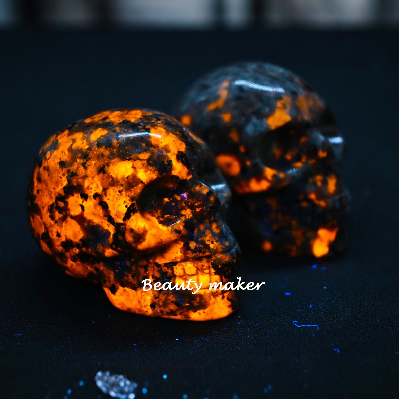 Natural Yooperlite Skull Head Carving Flame Quartz UV Reactive Reiki Home Decor