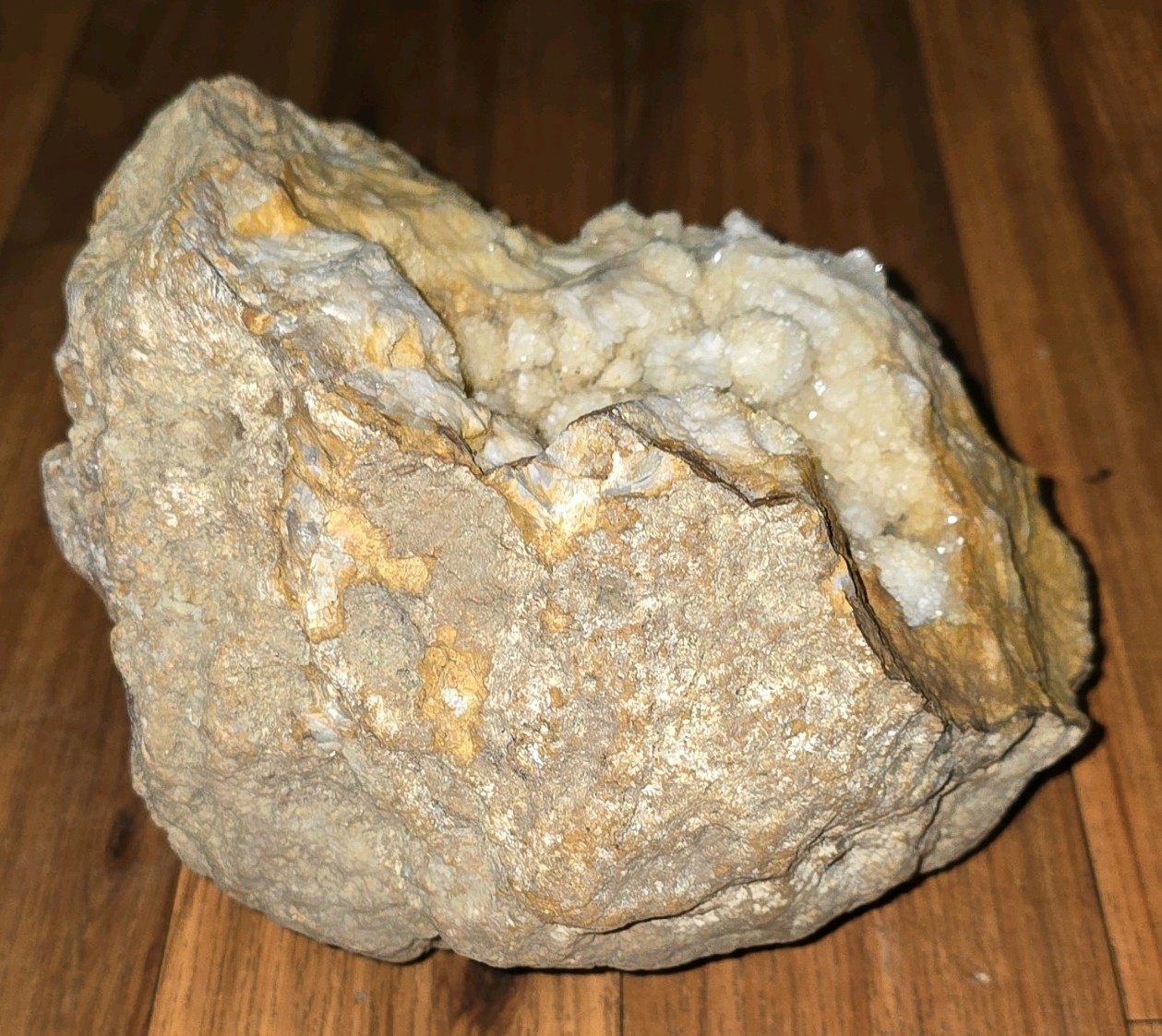 Large Kentucky Quartz Crystal Iron Geode Display Specimen DRUZY SOLID Beautiful