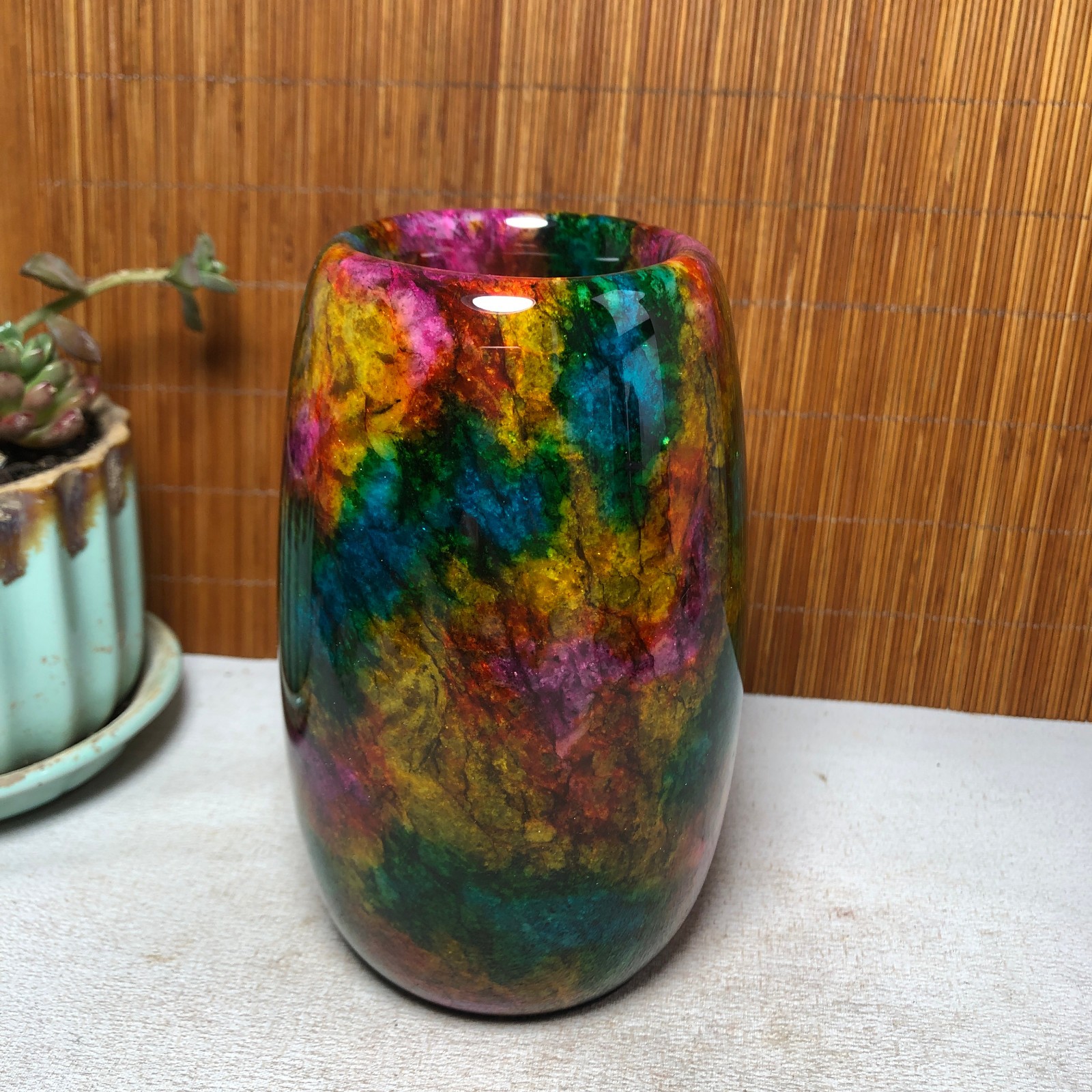 Natural “Seven Colors Jade” vase specimen -Taiwan China 1110g 130-79-79mm A4900