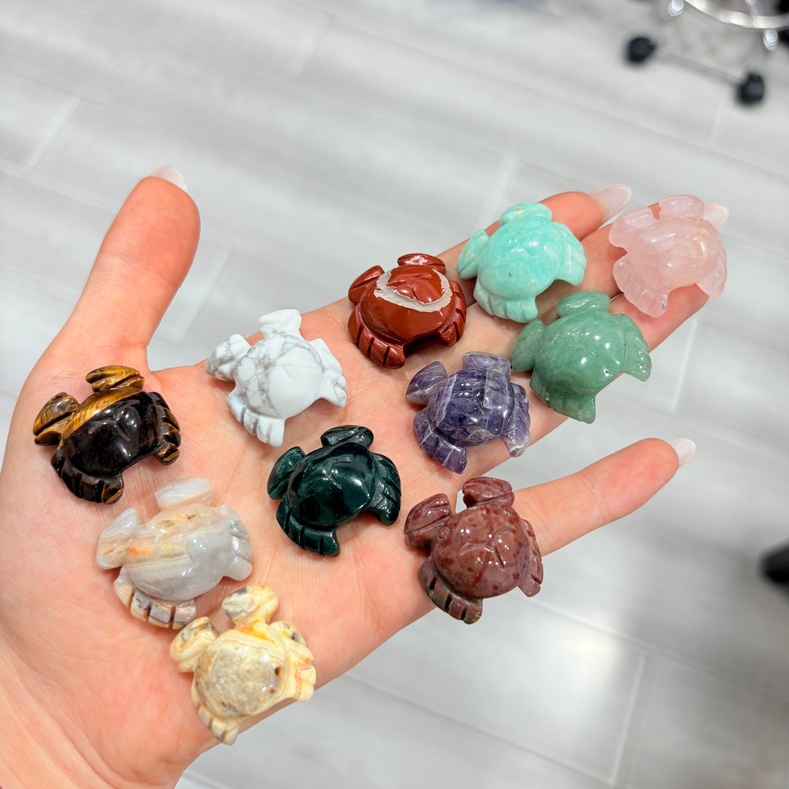 5pc Natural mix Quartz hand Carved Mini crab crystal Reiki random delivery