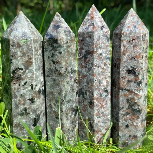 Yooperlite UV Fluorescent Crystal Tower Healing Meditation Chakra Obelisk Decor