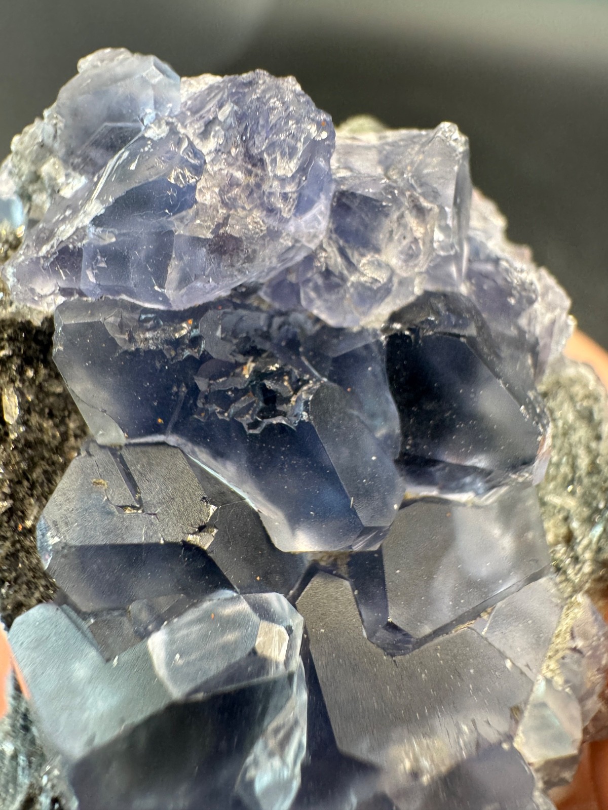 6413 Brilliant Blue Tanzanite Fluorite with RAINBOW and Quartz 106g Fu Jian